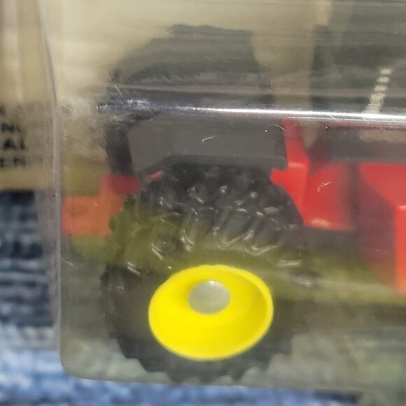 Vtg Scale Models 1/64 scale Versatile 836 diecast articulating 8 wheeled tractor - Picture 7 of 11